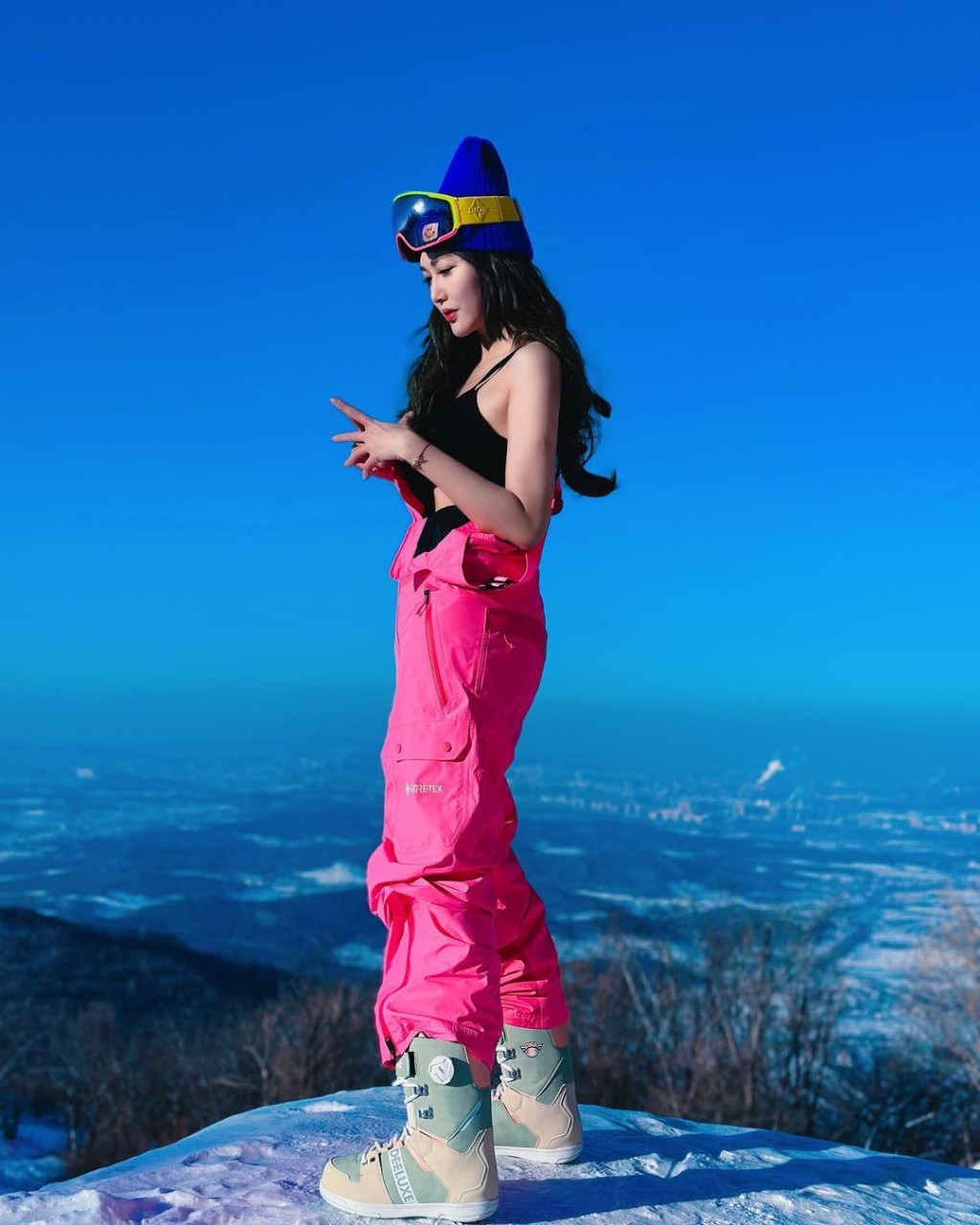 網民擔心她會否著涼。